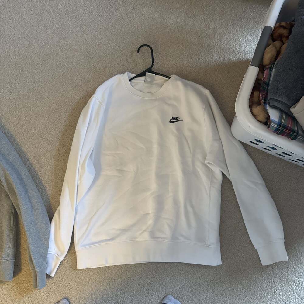 Nike Sportswear Club Fleece Men's Crewneck Sweatshirt in White
